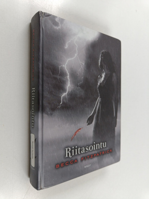 Becca Fitzpatrick : Riitasointu