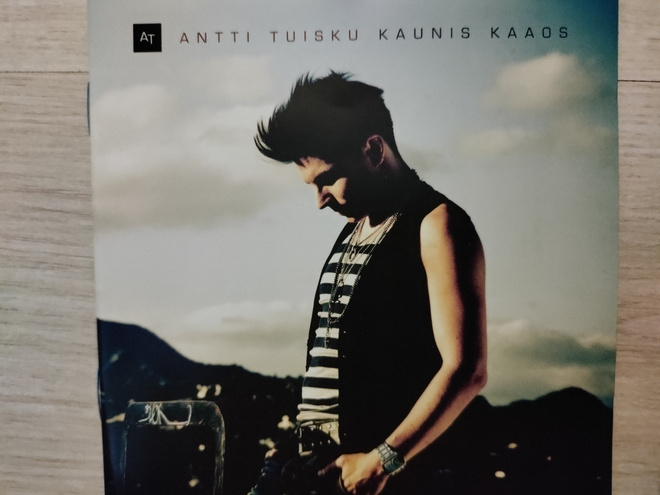 Antti Tuisku : Kaunis Kaaos  cd