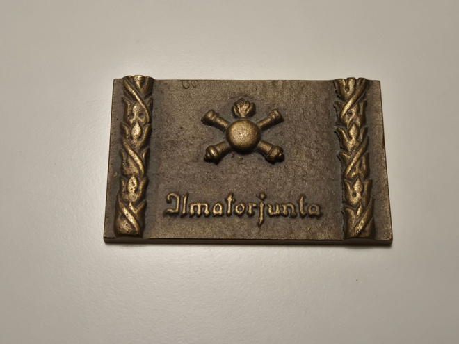 Ilmatorjunnan kunnialaatta no: 355...