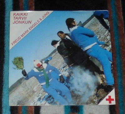 FREUD MARX ENGELS & JUNG ~ Kaikki Tarvii Jonkun ~ 7" SINGLE