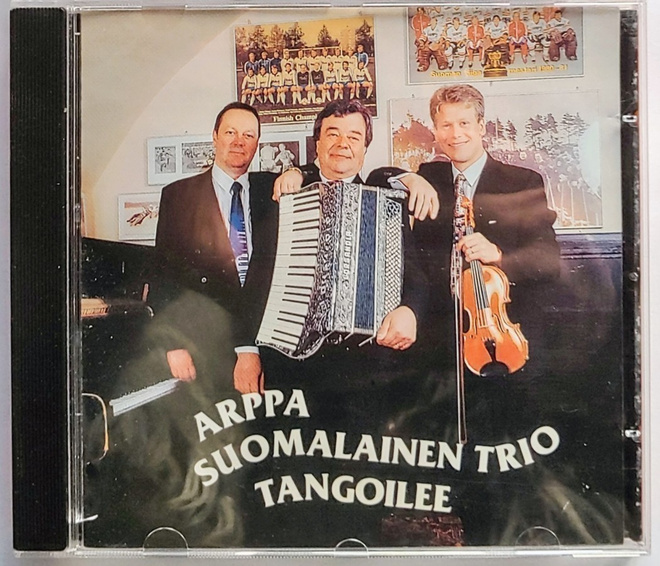 ARPPA SUOMALAINEN TRIO Tangoilee – CD 1998 - omakustanne