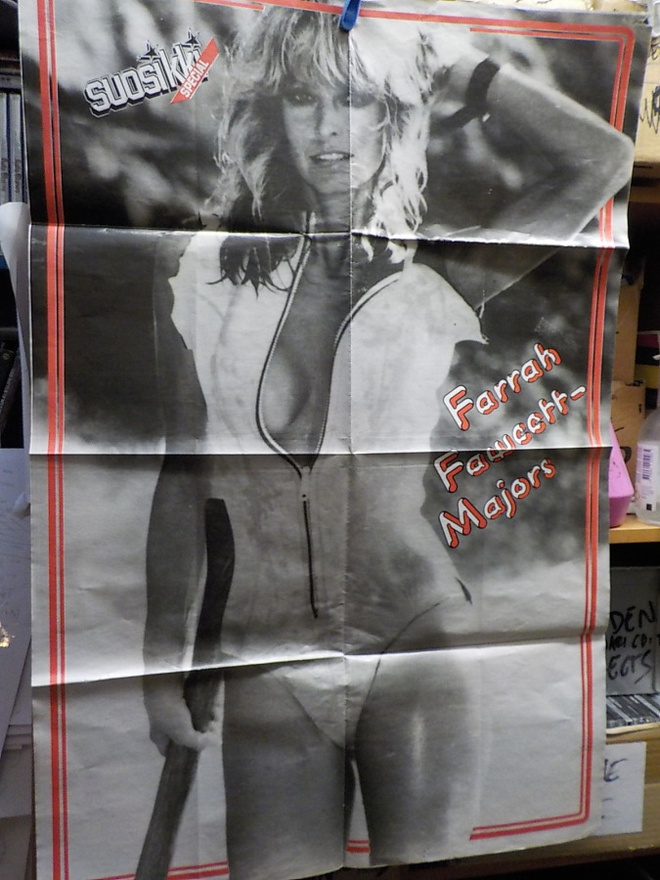 FARRAH FAWCETT-MAJORS JULISTE SUOSIKKI-LEHDESTÄ