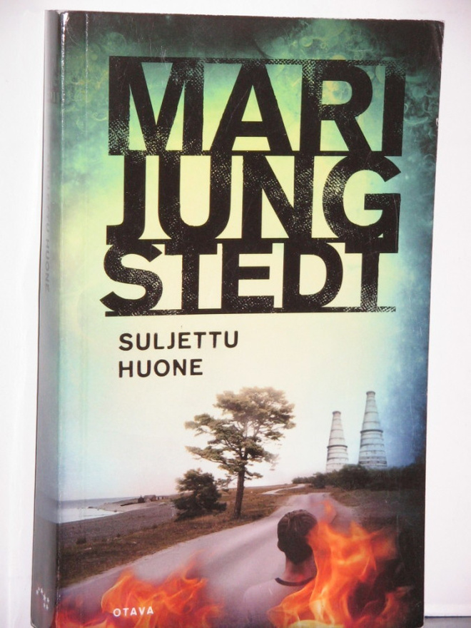 Mari Jungstedt : SULJETTU HUONE