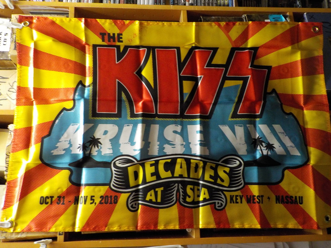 KISS KRUISE 2018 UUSI SEINÄLIPPU