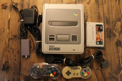 SNES Super Nintendo (PAL/SCN) - konsolipaketti *siisti