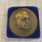 Aarne Karjalainen mitali 1913-1973 / Essi Renvall -73. - pikkukuva 1