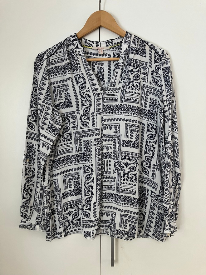 @ Esprit uud.ver. pusero M @