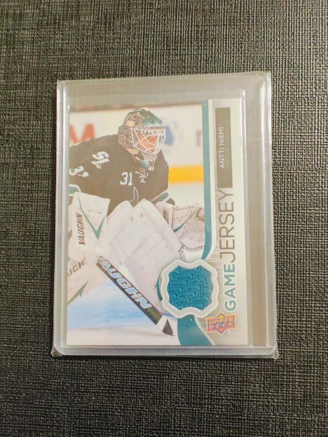 Antti Niemi - 14-15 UD Game Jersey 