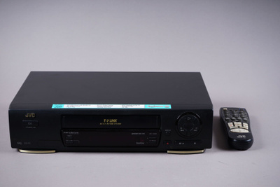 1054. JVC HR-J668EU videonauhuri.