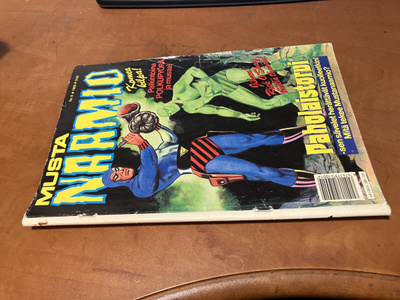 MUSTANAAMIO 9/1989