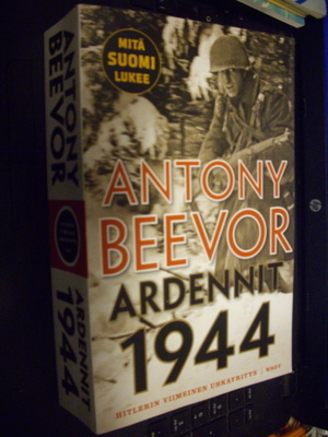 Antony Beevor : Ardennit 1944 ( 1 p. 2015 ) Sis. postikulun