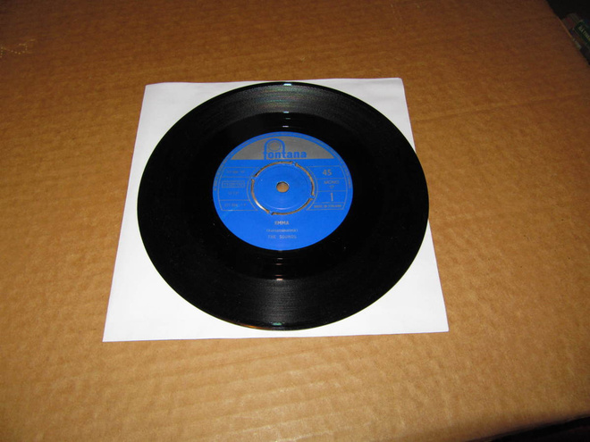 The Sounds 7" Emma / Mandschurian Beat v.1963