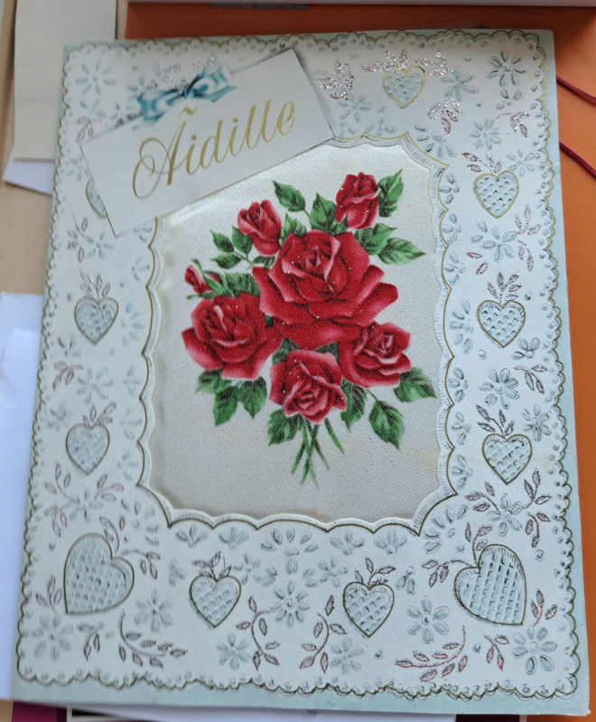 Silkkiruusut,  taittokortti,  kulkenut