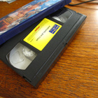 vanha vhs kasetti karhuveljeni koda - pikkukuva 2