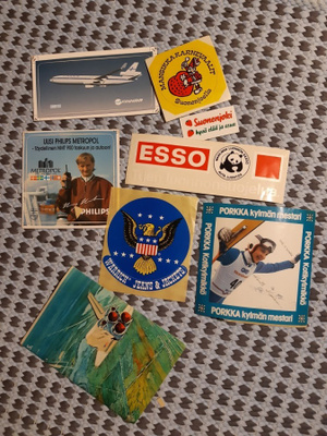Erilaisia tarroja (Matti Nykänen, Esso, Harkimo ym)