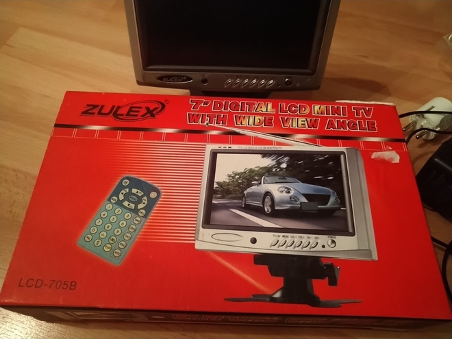ZULEX 7" LCD TV/näyttö. 230VDC/12VDC