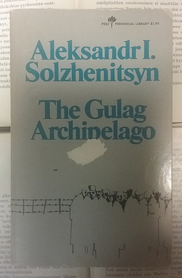 Aleksandr Solzhenitsyn - The Gulag Archipelago (paperback)