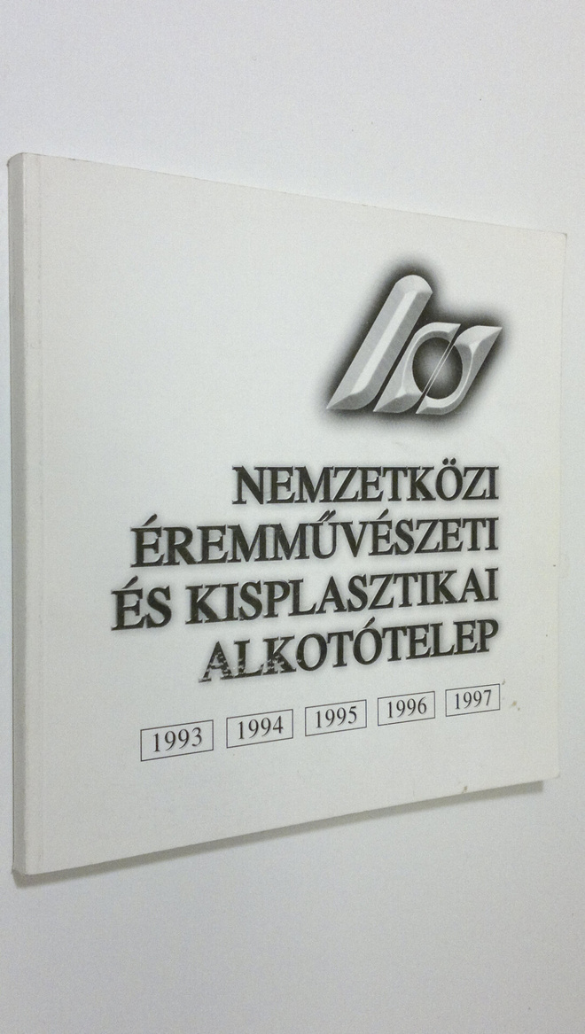 XVII. Sostoi Nemzetközi Eremmuveszeti es Kisplasztikai Al...