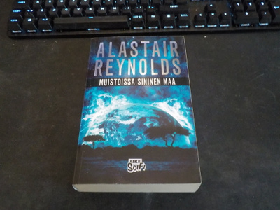 Reynolds, Alastair - Muistoissa sininen maa