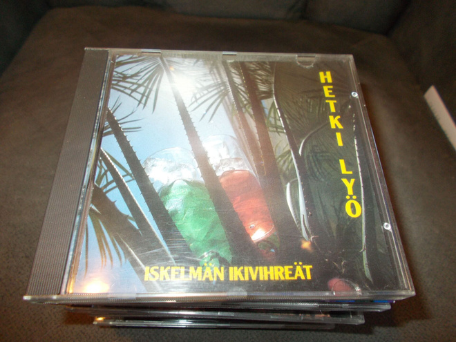 CD ISKELMÄN IKIVIHREÄT ** HETKI LYÖ **