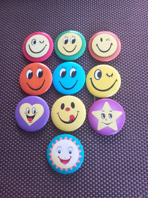 Emoji rintamerkki (badge) 0,50 kpl