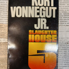 Kurt Vonnegut Jr - Slaughterhouse 5 (paperback) - pikkukuva 1