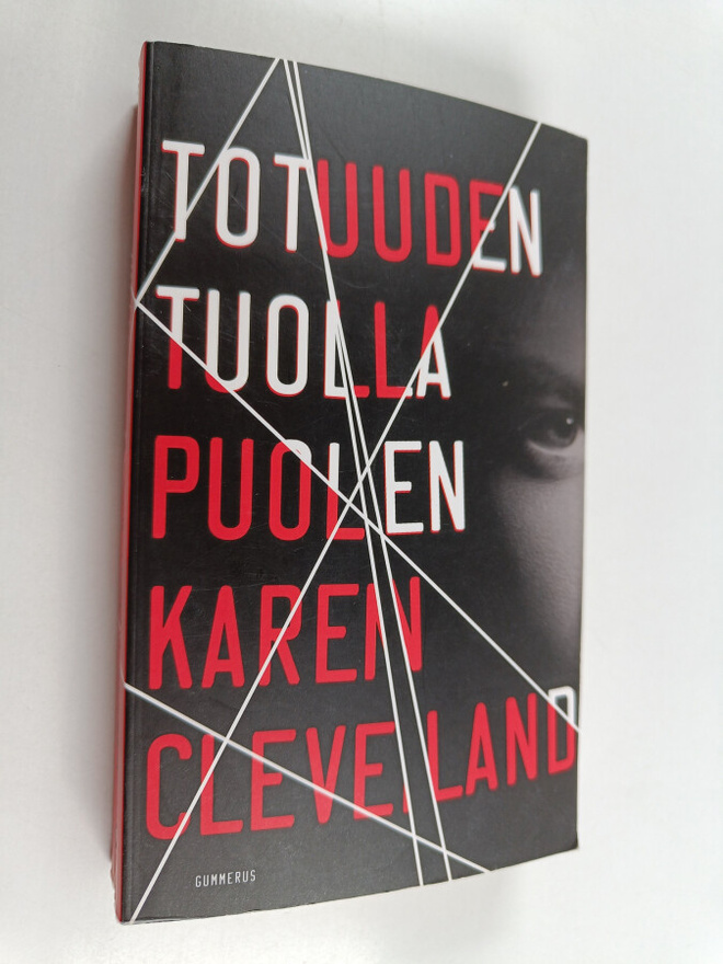 Karen Cleveland : Totuuden tuolla puolen
