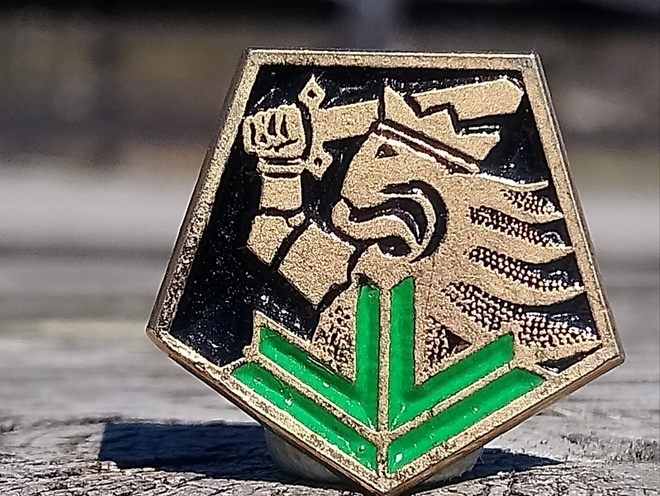Sotilaspoika merkki. Valmistajan leimalla. Halkaisija - 22 m