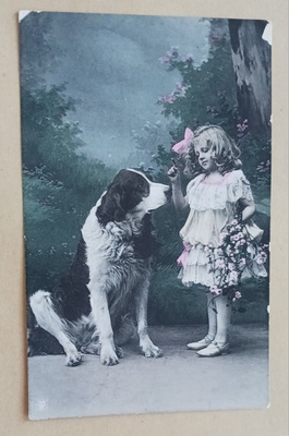 Tyttö ja koira, vanha väripk, p. 1908