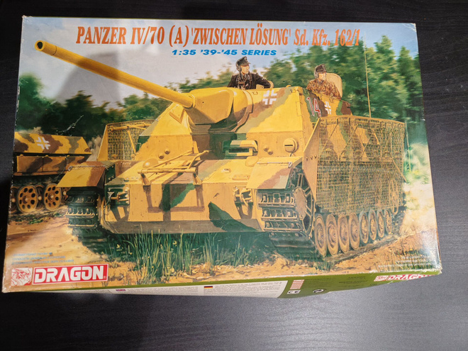Dragon Panzer IV/70 (A) 1:35 pienoismalli