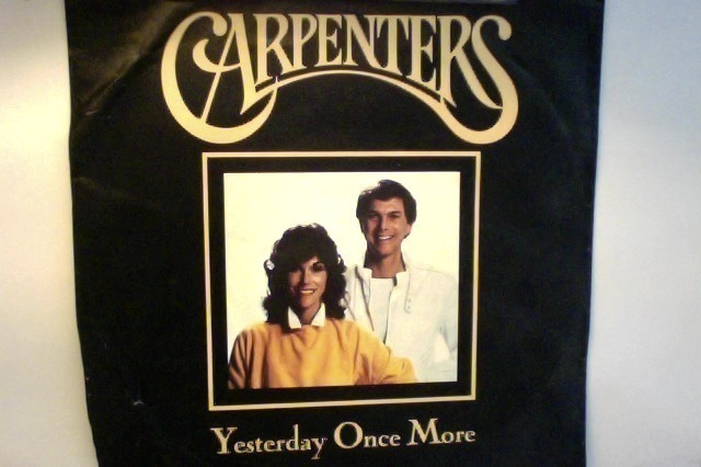 CARPENTERS  ::  YESTERDAY ONCE MORE  ::  VINYYLI  7"    1989