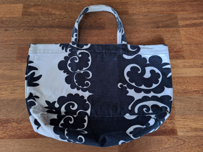MARIMEKKO ISO KASSI SAMOVAARI-KUOSI