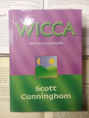 Scott Cunningham - Wicca: opas wiccan harjoittajalle (sid.)