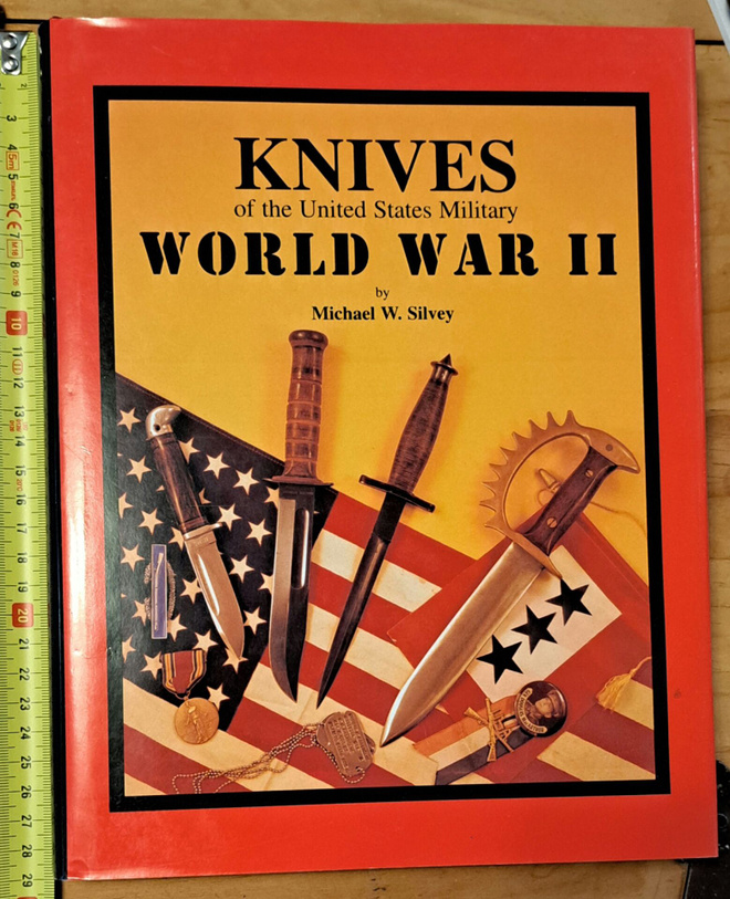 KNIVES OF THE UNITED STATES MILITARY WORLD WAR II
