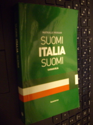 SUOMI ITALIA SUOMI Matkalle mukaan sanakirja (Sis.postikulu)