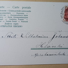 Mietteliäs leidi upseerin sylissä puistossa, p. 1904 - pikkukuva 2