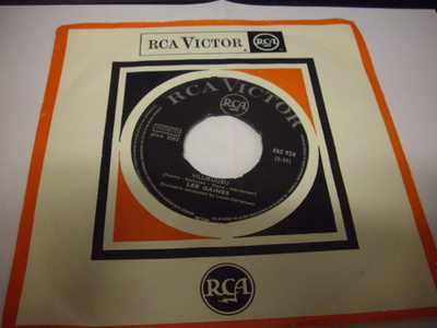 7" single : Lee Gaines : Villiruusu ( Sis. postikulut )