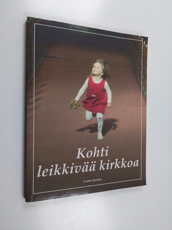 Kalevi (toim.) Virtanen : Kohti leikkivää kirkkoa