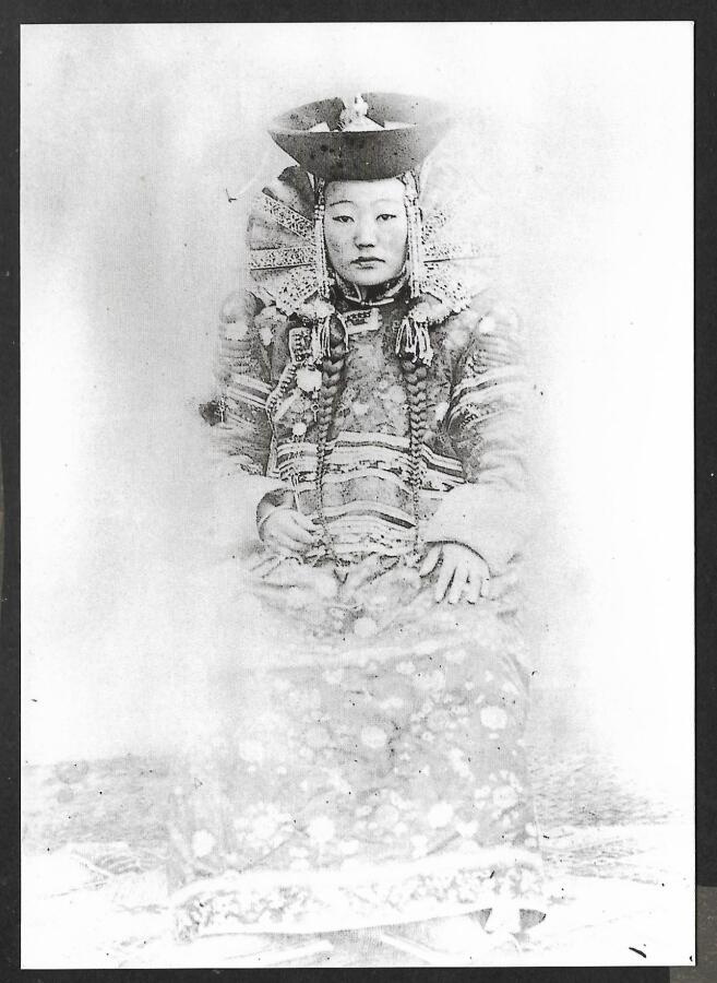 Naimisissa oleva Mongolialainen nainen