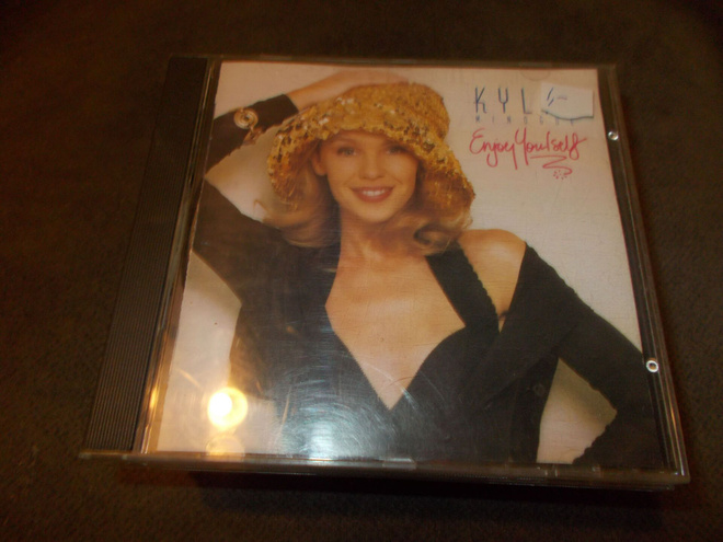 CD KYLIE MINOQUE ** ENJOY YOURSELF **