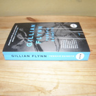 Gillian Flynn Teräviä esineitä (nidottu) - pikkukuva 1