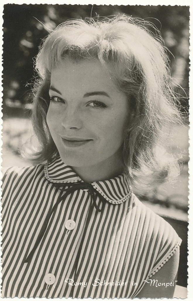 Filmitähti ROMY SCHNEIDER - vanha kortti