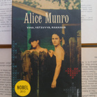 Alice Munro - Viha, ystävyys, rakkaus (pokkari) - pikkukuva 1