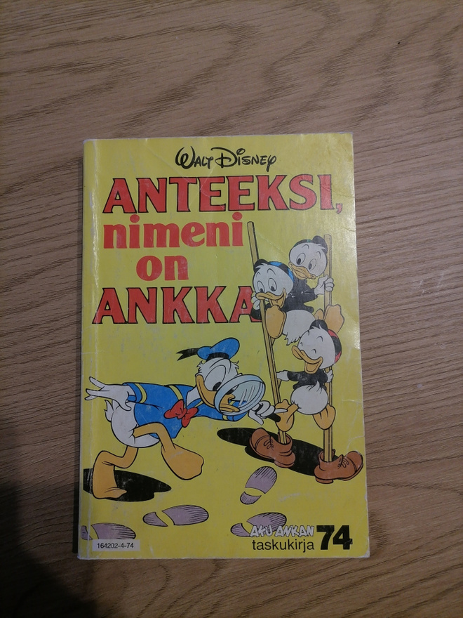 Aku Ankan Taskukirja 74: Anteeksi, nimeni on Ankka
