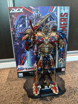Threezero DLX Optimus Prime (Transformers: The Last Knight)