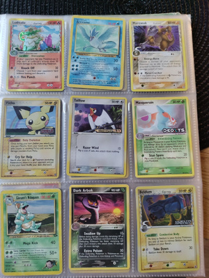 Setti keräily Pokemon kortteja