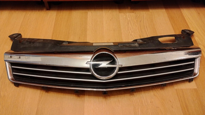 Opel Astra H etusäleikkö