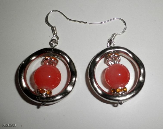 PUNAKIVELLISET KORVARENKAAT