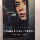 Nainen junassa - Mitä hän näki? - pikkukuva 1
