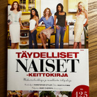 Täydelliset naiset -keittokirja - pikkukuva 1